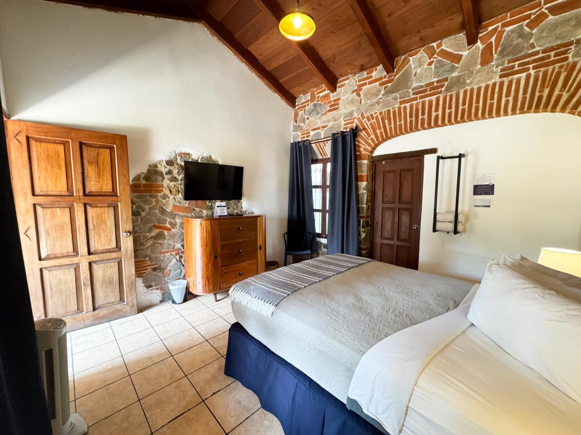 אנטיגואה גואטמלה Hotel Cacique Real מראה חיצוני תמונה